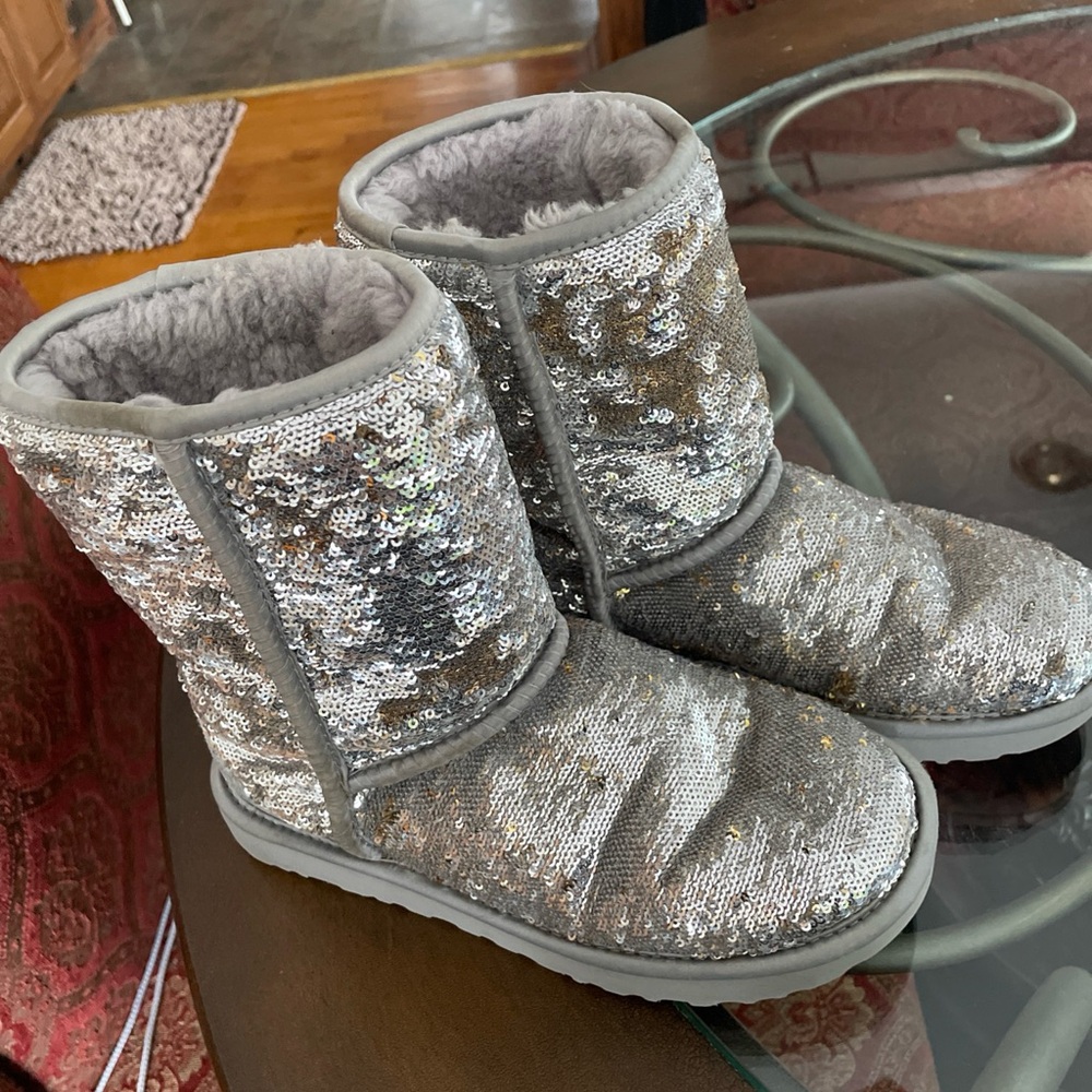AUTH UGG CLASSIC SHORT SEQUIN COSMOS SILVER GOLD BOOTS WOMEN 6